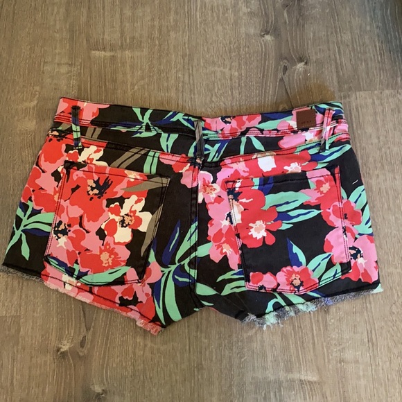 Roxy Floral Print - Picture 3 of 3